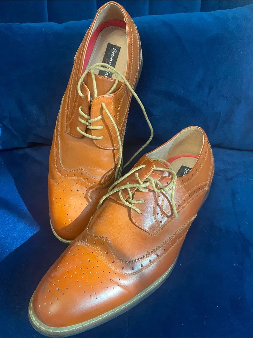 Men's Tan Wingtip Derby Shoes with Brogue Detailing